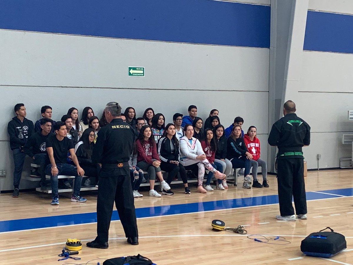 sharkolvera's tweet image. #KORULIMALAMA #TECHGO un rato de defensa personal