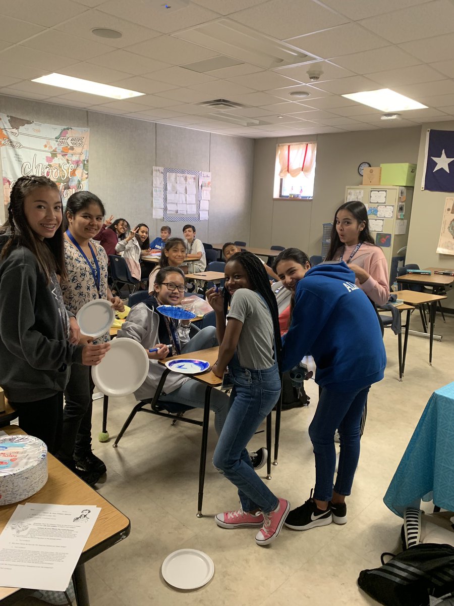 Student Council having a whale-y good time making HOCO decorations 🐳🐳
