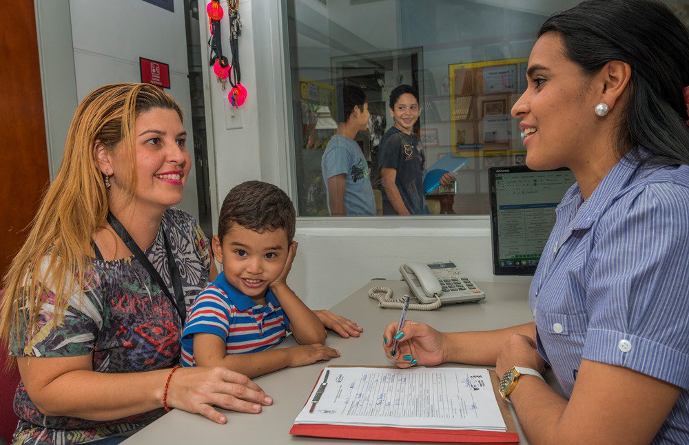 TODAS las familias que se hospedan con nosotros son referidas al albergue por el Hospital (Trabajo Social) o médico que atiende a su hijo

Trabajamos principalmente con los hospitales #JMdelosRios #OrtopedicoInfantil y #SanJuanDeDios 

LLama al 02129777708 por más información