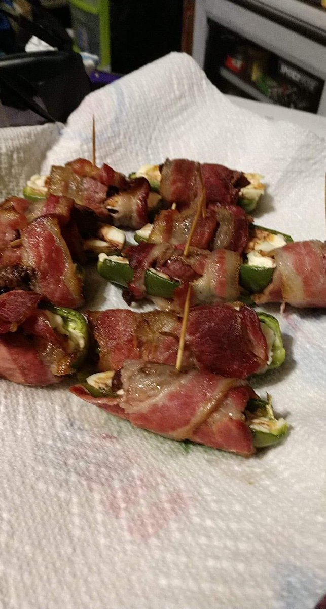 EdJackson8783's tweet image. So. Figure I'd try some pigeon hunting. Goal complete time to eat.
#eatgood
#thiswasamazing