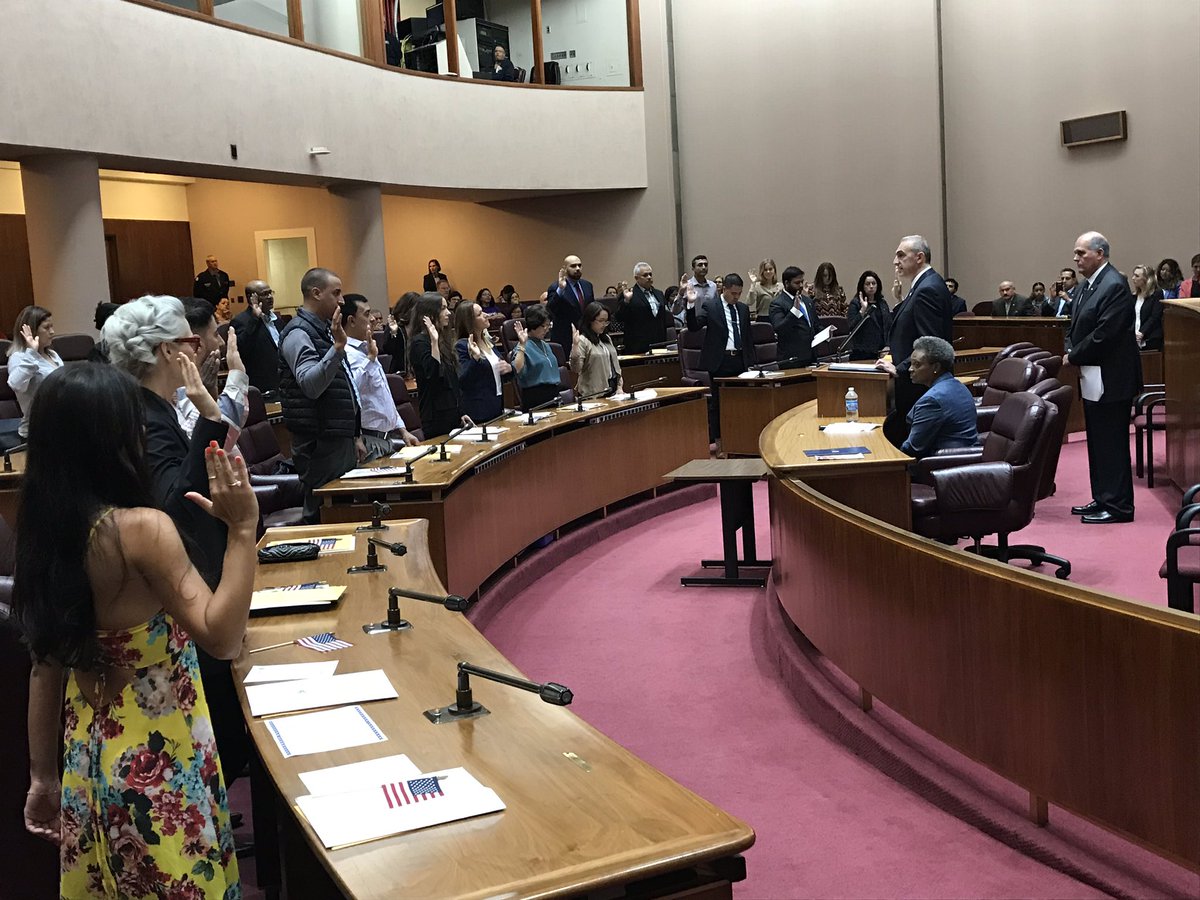25 new Americans took the Oath of Allegiance today at Chicago City Hall during a ceremony to commemorate Citizenship Day and #ConstitutionWeek. Congrats to all the #newUScitizens!