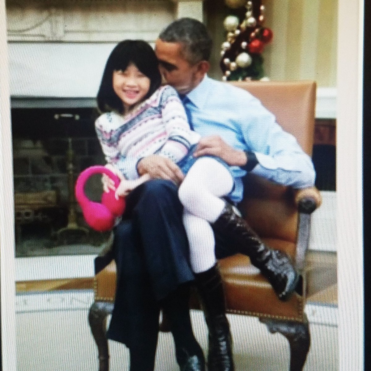 Obama's cult and pedophilia behavior... https://twitter.com/CARRIE4TRUTH/status/1173647942445608965?s=20