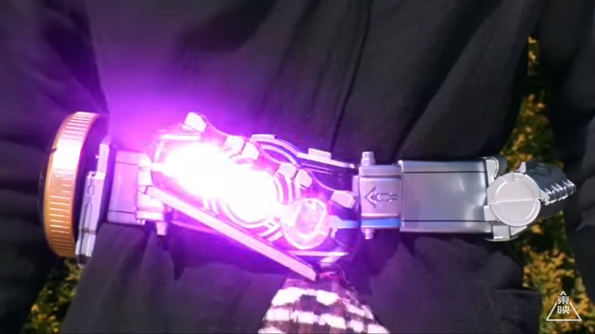 肉まん 映司の体内に入り混んでた紫のメダルが 勝手に出てきて装填され スキャナーすら無意識で動き