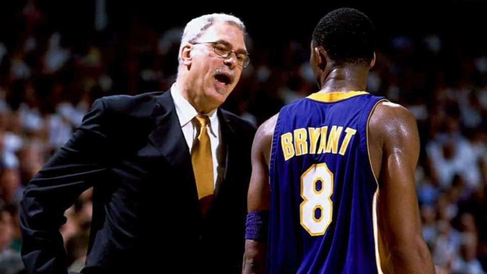  L\homme le plus bagué de l\histoire fête aujourd\hui ses 74 ans !

Happy birthday Phil Jackson. 