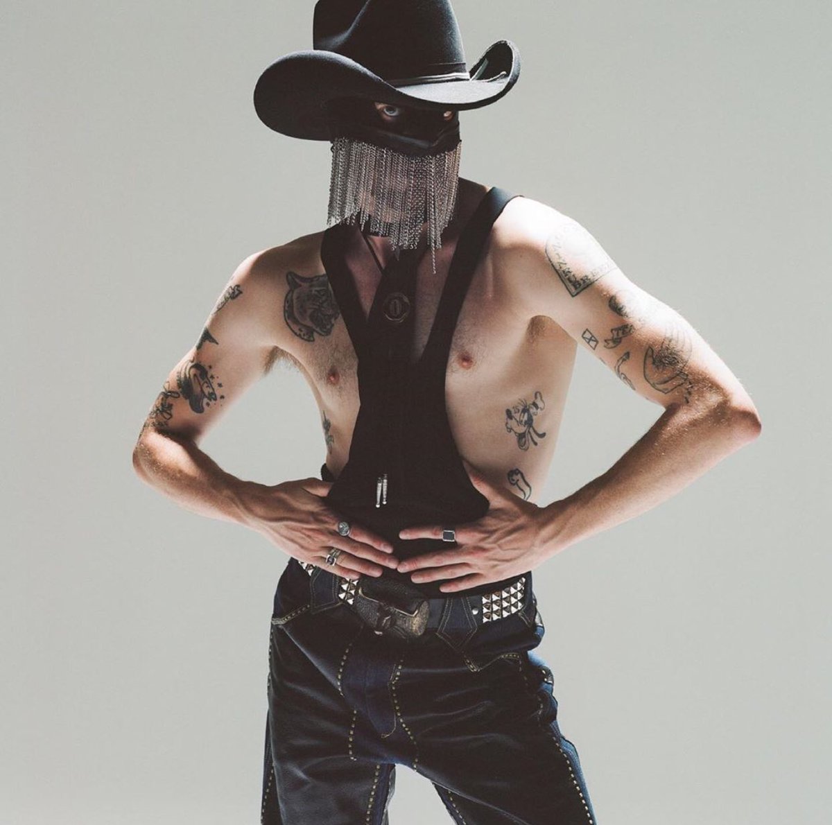orvillepeck's tweet photo. I still can’t quite process this. Huge thank you @BritishGQ for letting me be the first country star to grace the cover. And to the whole team for a damn wonderful job. Here’s a lil preview but there’s plenty more inside. My issue hits stores Thursday, so wrangle it up y’all!! https://t.co/iwuI6Wrexl