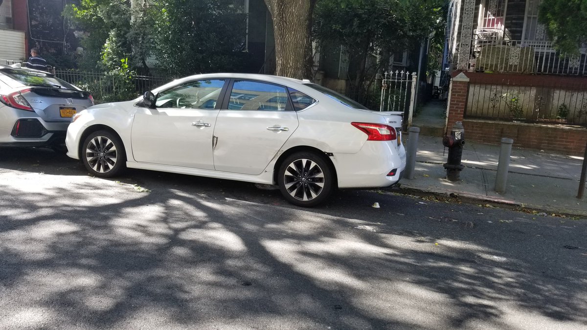 Strike 19:Still has the  @NYPDnews placard.Still allowed to park at the fire hydrant. #placardcorruption