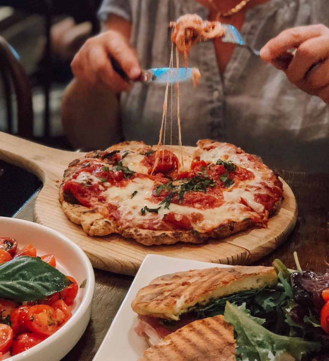 Loving this photo of our #glutenfree pizza! So glad you enjoyed your meal with us <a href="/boxdevoyage/">NosCurieuxVoyageurs</a>! 

#glutenfreetravel #glutenfreenyc