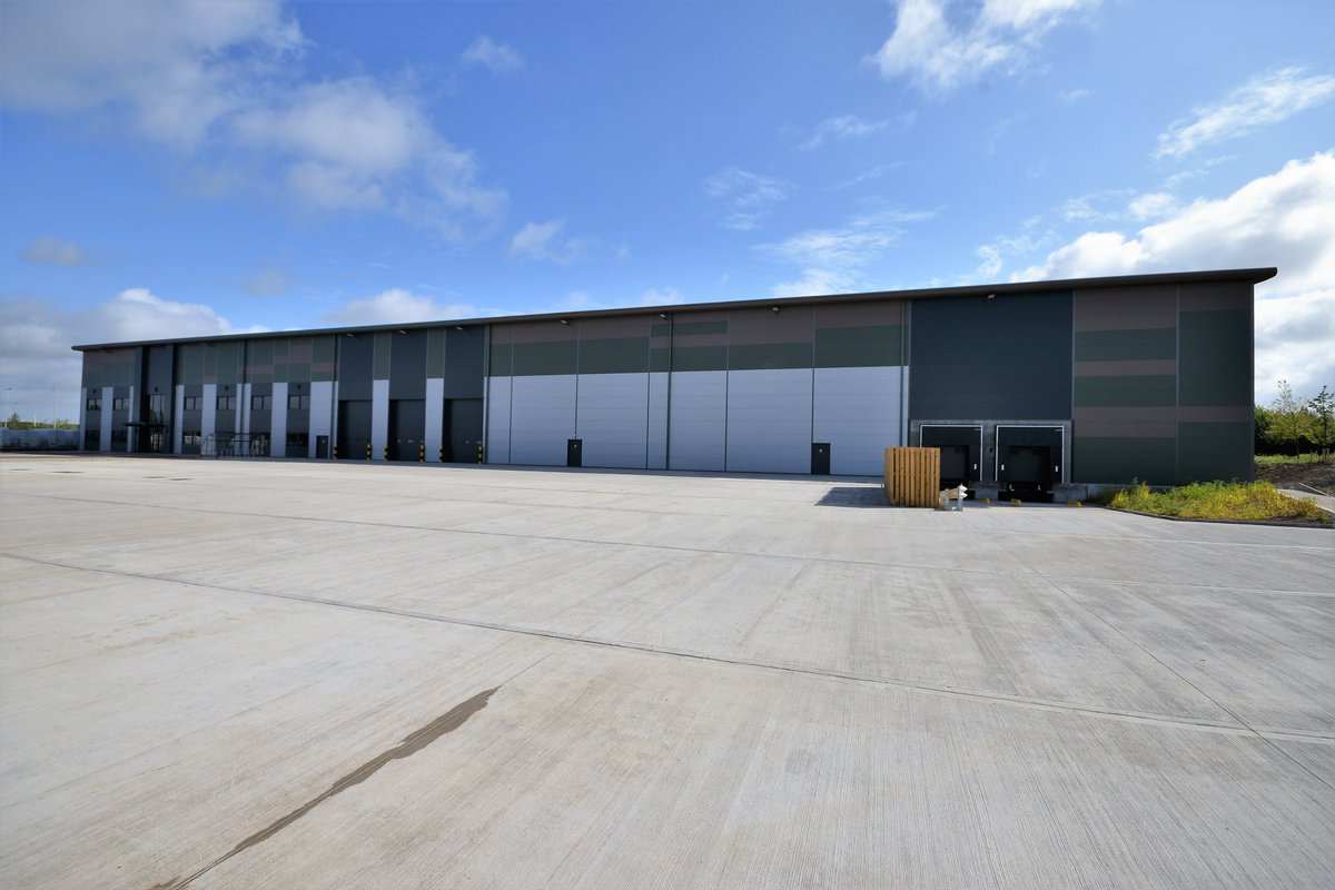 ParkwayMK's tweet photo. Some completion shots of Aston 41, Phase 3 in Aston Clinton! Visit our website for more photos and information on this project - https://t.co/066iZEJRno

#LoveConstruction #Completion #AstonClinton https://t.co/zSrpcEpkX8