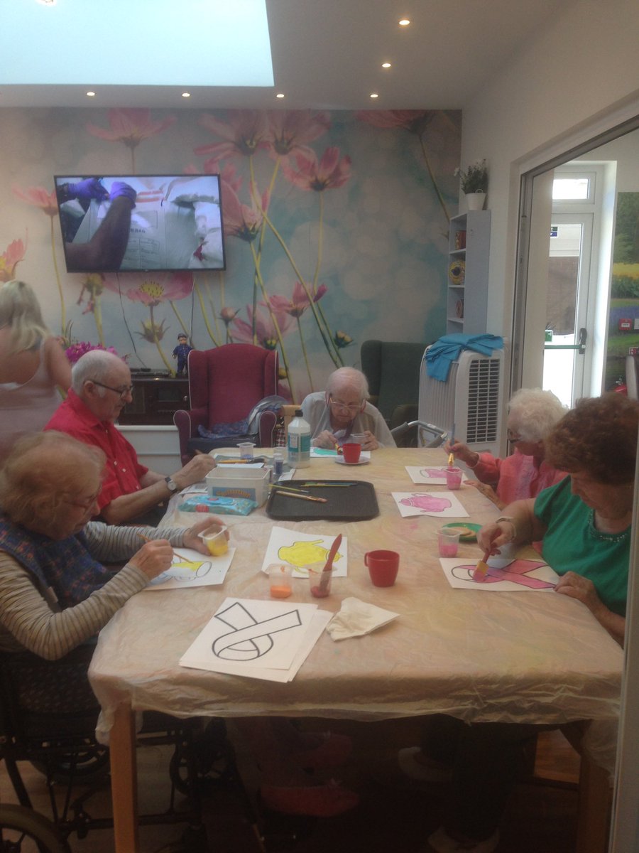 RowallanHouse's tweet photo. Our lovely Ladies &amp; Gentlemen have been hard at it preparing for Fridays Coffee Morning... 😁👌✂️❤️☕️

"𝐑𝐨𝐰𝐚𝐥𝐥𝐚𝐧 𝐇𝐨𝐮𝐬𝐞 𝐖𝐡𝐞𝐫𝐞 𝐂𝐚𝐫𝐢𝐧𝐠 𝐂𝐨𝐦𝐞𝐬 𝐅𝐢𝐫𝐬𝐭"

https://t.co/Vtj5wX5tKn | Residential | Day Care | Respite | Dementia @NAPAlivinglife https://t.co/mHagM1aQ86