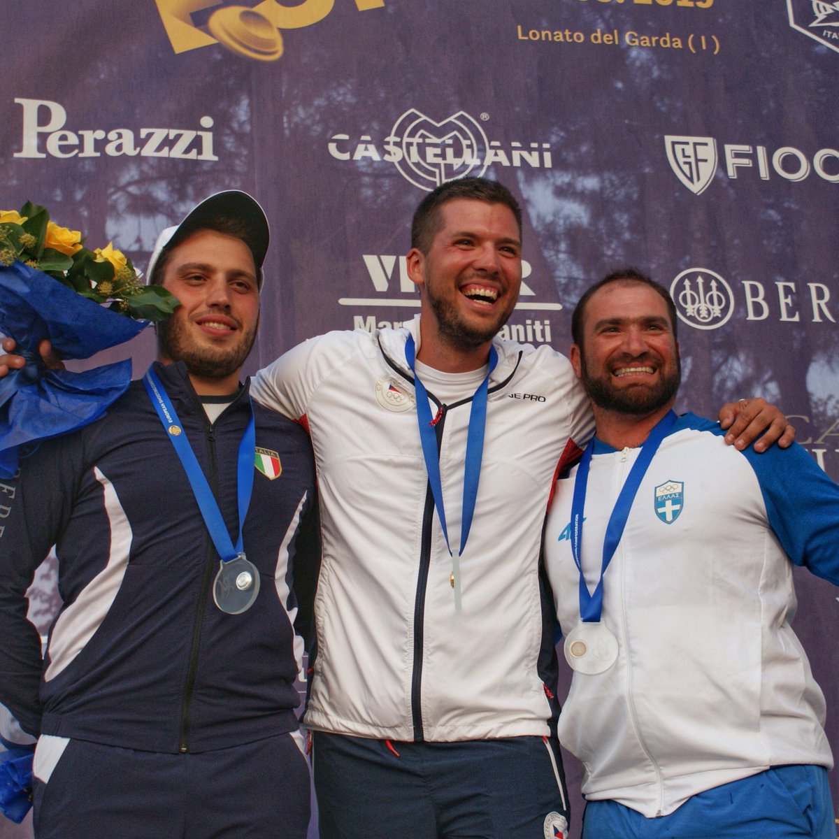 Beretta_1526's tweet photo. 2019 European Championship #Shotgun, Lonato del Garda (BS, Italy) - Full on!!! Here’s to a full #Beretta podium in the Skeet Men final! Congrats to:
🥇 Jakub Tomecek 🇨🇿
🥈 Tammaro Cassandro 🇮🇹
🥉 Nikolaos Mavrommatis 🇬🇷
#TeamBeretta #1choiceofchampions #ECH2019 https://t.co/t5hsErP7vC