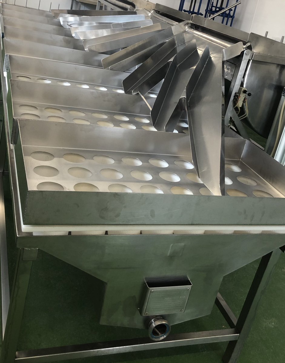 Production of Rollright at our new home started last week. We have 2 500 litre tipping vats now, enabling us to have greater control over curd quality, evenness and structure. 2/3