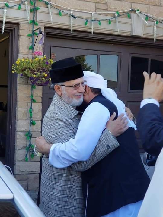 MubasharPomma's tweet photo. #LatestCanda
ماشاءاللہ
مولانا طارق جمیل صاحب اور 
شیخ الاسلام ڈاکٹرطاہرالقادری صاحب سے
انکے گھر کینیڈا میں ملاقات 💓💓
اس سال کی سب سے بیسٹ تصویر  میری نظر میں دو عالم ایک ساتھ 
فتوی بازوں کا جلانے کا وقت ہوا چاہتا ہے
🔥🔥
 @TahirulQadri @ArshadMTabassum @AyeshaSaddiqu18 https://t.co/qiqEaSie5D