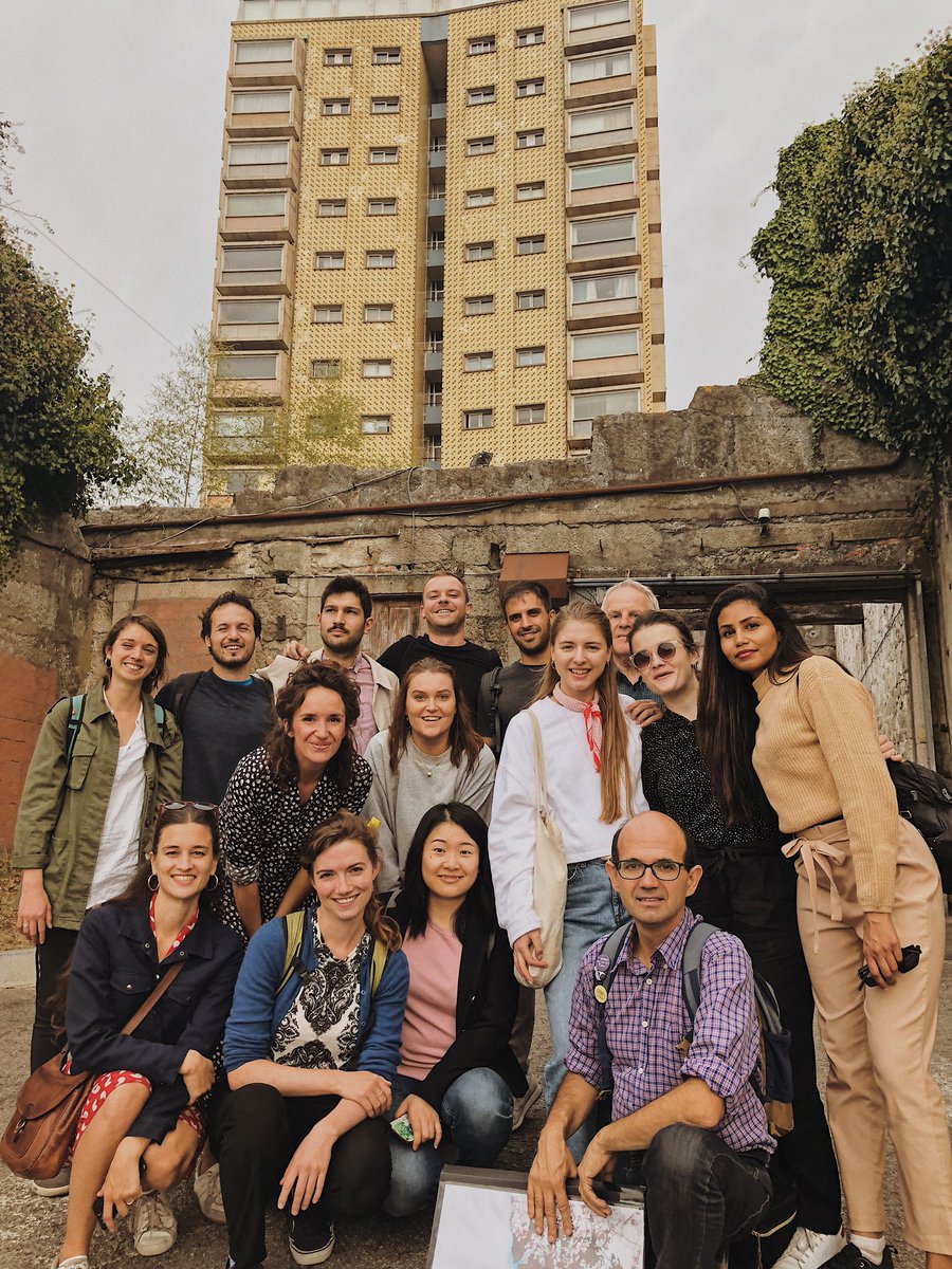 Exploring the non touristic parts of Porto guided by ‚the worst tours’:From the reasoning behind Portugals’ characteristic tiles, bourgeoisie houses, gentrification, abandoned houses and the economic reasoning behind such developments. #recity #recityitn #mariecurieitn #h2020