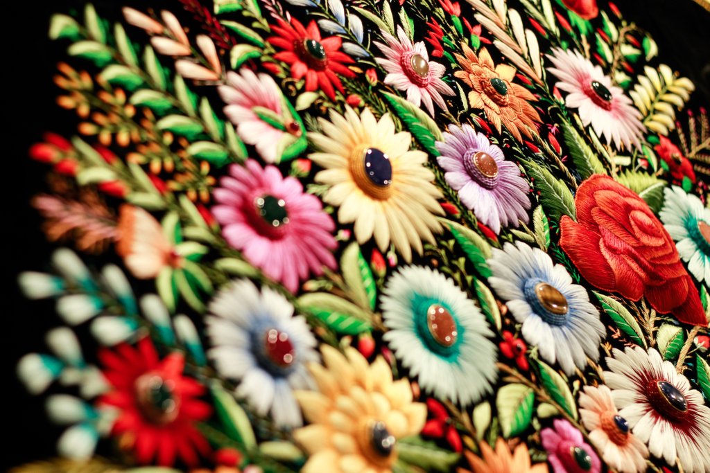 Saga World Dubai on Twitter "Details of a handmade extravagant jewel