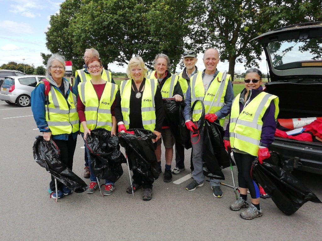FromeCouncil's tweet photo. Frome's Litter Warriors are getting ready to take part in @CPRESomerset #GreenClean at 10am this Saturday (21 September) at Welshmill. โป๏ธ ๐ฎ
Find out more about the #LitterWarriors Green Clean and how to join them here: https://t.co/Jlx6lJ7V3V
#Frome #KeepFromeClean https://t.co/eKzhAp9nqS
