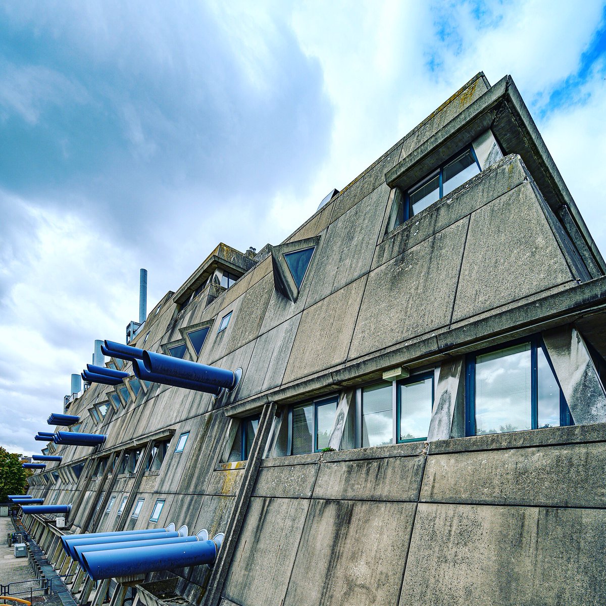 williemiller's tweet photo. Gerd Hänska - Zentrale Tierlaboratorien der Freien Universität Berlin (Mäusebunker) Steglitz, Krahmerstraße, Berlin 1969-72 https://t.co/7OCNrU2SPP