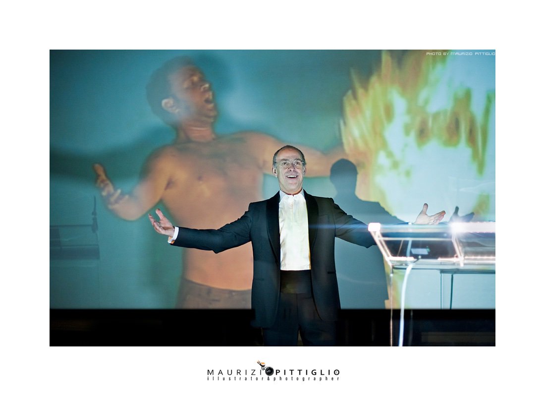 Sicuri di sapere cosa significhi il doppiaggio di un film? 
Scopritelo con #ildoppiattore di e con #AngeloMaggi 
#circuitoclaps @VivaTicket 
teatrodelfino.it/myportfolio/il…