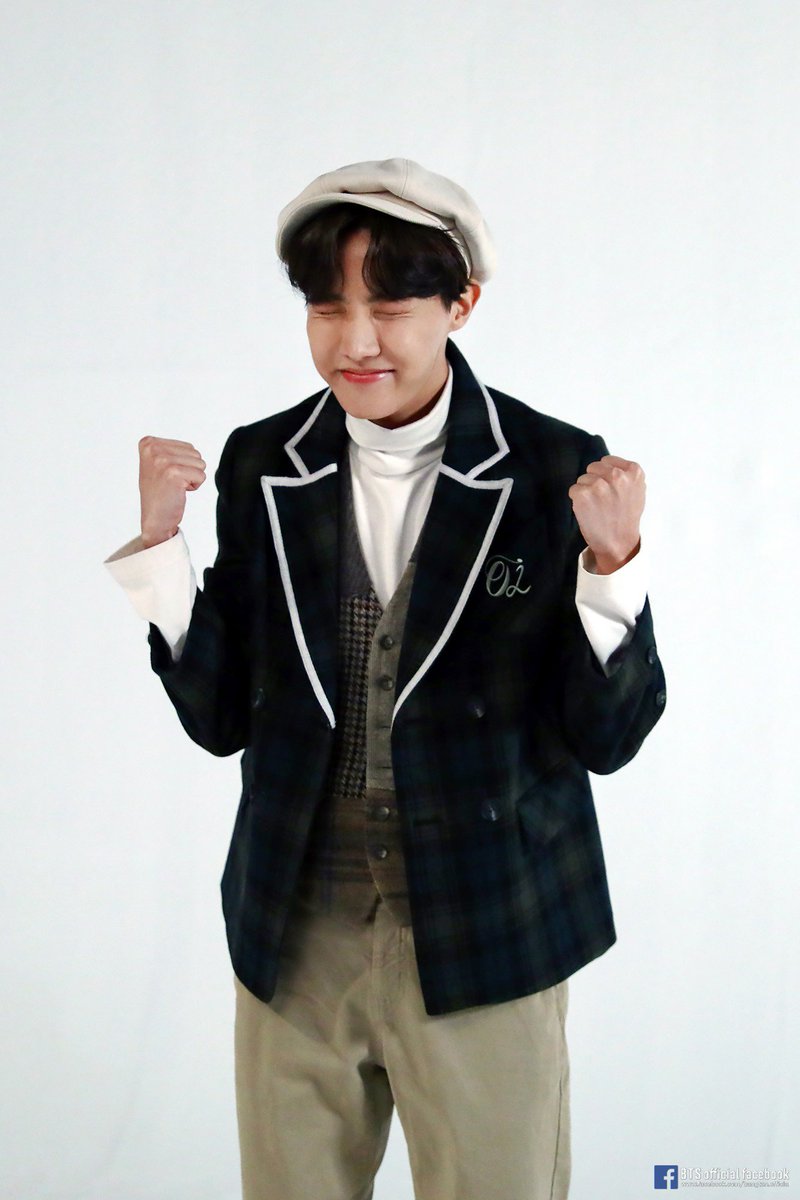 KIM_ARMYs41's tweet photo. @BTS_twt [ thread facebook photo ]
#BTS After Chuseok photo 2019

#SunshineBangtan #Swagbangtan #SuitableforARMY
#GiftForARMY #BackHomeSafely
@BTS_twt

part 3/4 Hoseok Jimin https://t.co/JjstPVOIW0