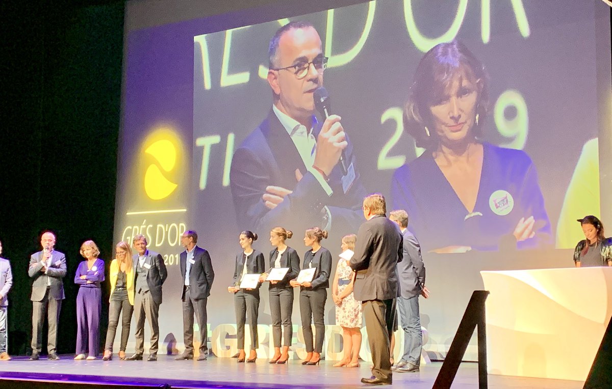 rchampagne's tweet photo. #GRESDOR de la @FEEF_France :
Somapro reçoit le prix RHD, avec les @RestosduCoeur, @METRO_FR et Pro à Pro ! https://t.co/DCQFaKmLBy