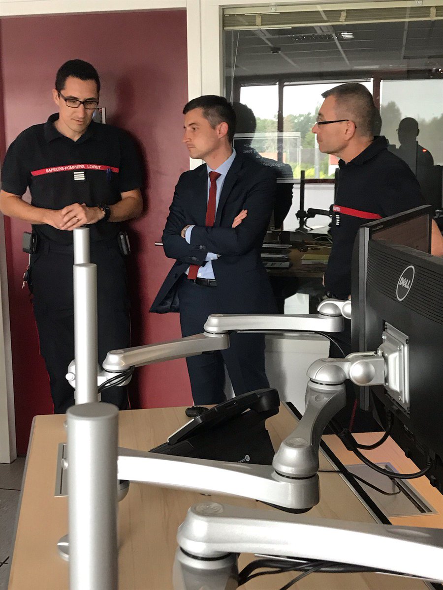 SDIS45's tweet photo. Visite de Monsieur le directeur de cabinet du @Prefet45_Centre à la direction départementale incluant une présentation du #CTACODIS en compagnie du colonel Fuchs, directeur départemental. https://t.co/n8K41xJA5w