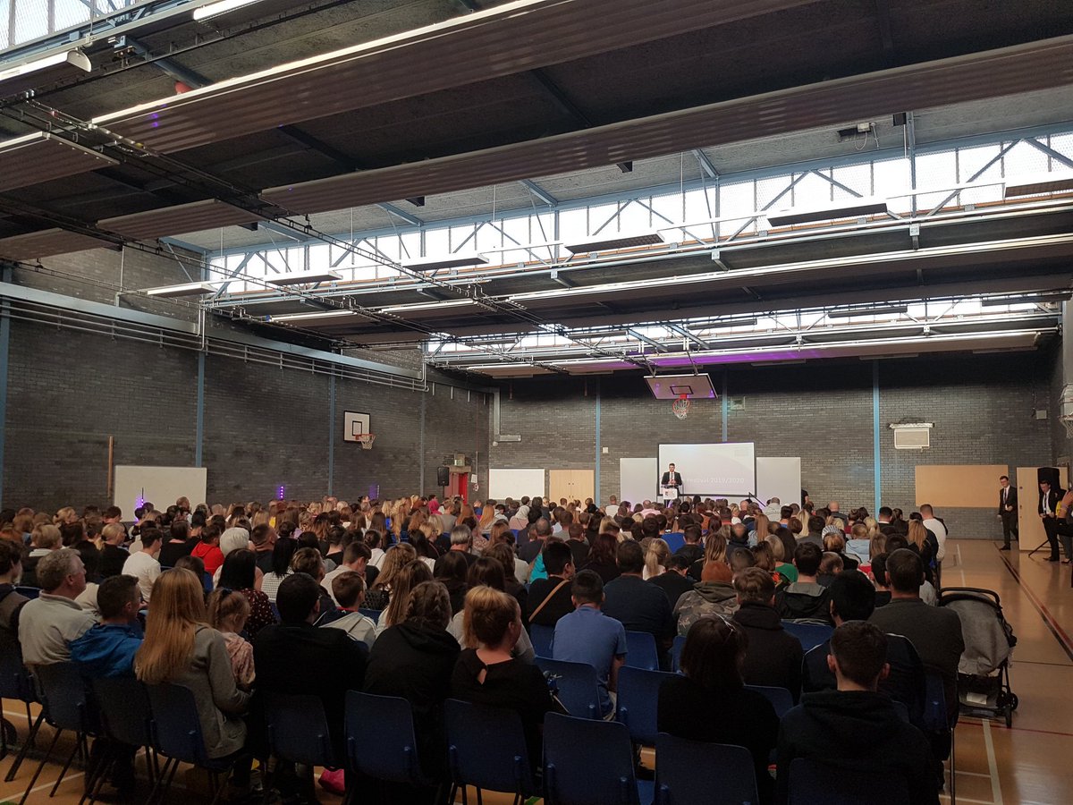 DykeHouse's tweet photo. An amazing turn out for this year's Y11 Revision Festival #REVFEST #Ouramazingstudents #Y11startshere https://t.co/KR6LoL9U0b