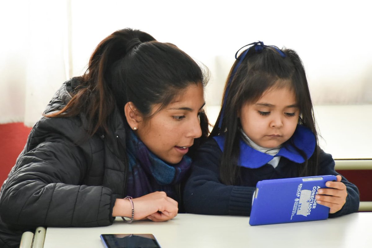 MEducacionSalta's tweet photo. Más de 70% de escuelas de nivel inicial recibieron los kits de educación digital, programación y robótica https://t.co/P5dJvGDp9S https://t.co/0bHg7JGiey