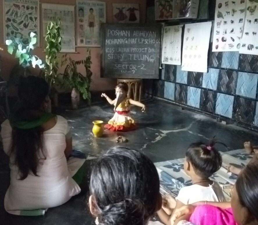 SupratimGoswami's tweet image. Creativity although it&apos;s best. Storytelling competitios held at each AWC of Dibrugarh urban ICDS project. #PoshanMaah2019 #SahiPoshanDeshRoshan @MinistryWCD @PoshanAssam @PDibrugarh @POSHAN_Official @PhukanGitashree @MannKiBaat_PMO @PMOIndia