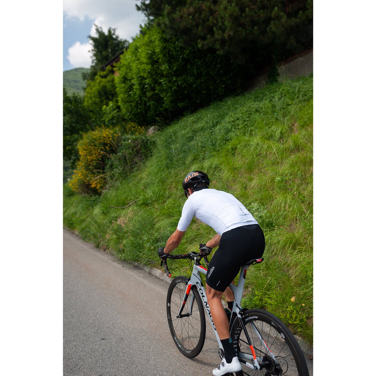 laclassica_wear's tweet photo. Comfort is one of the most important thing for keeping your performance high and your happiness to the roof. 
Get the right cycling style now! https://t.co/ubKYYuSDND