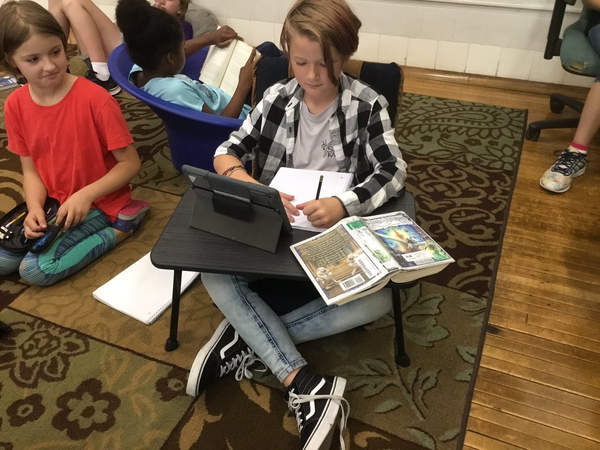 RHSDragon5B's tweet photo. We got some new lap desks to try out in our flexible space. Gotta say, this setup looks exceptionally comfortable. #flexibleseating #studentchoice #RHSDragons https://t.co/8ua8No16yh