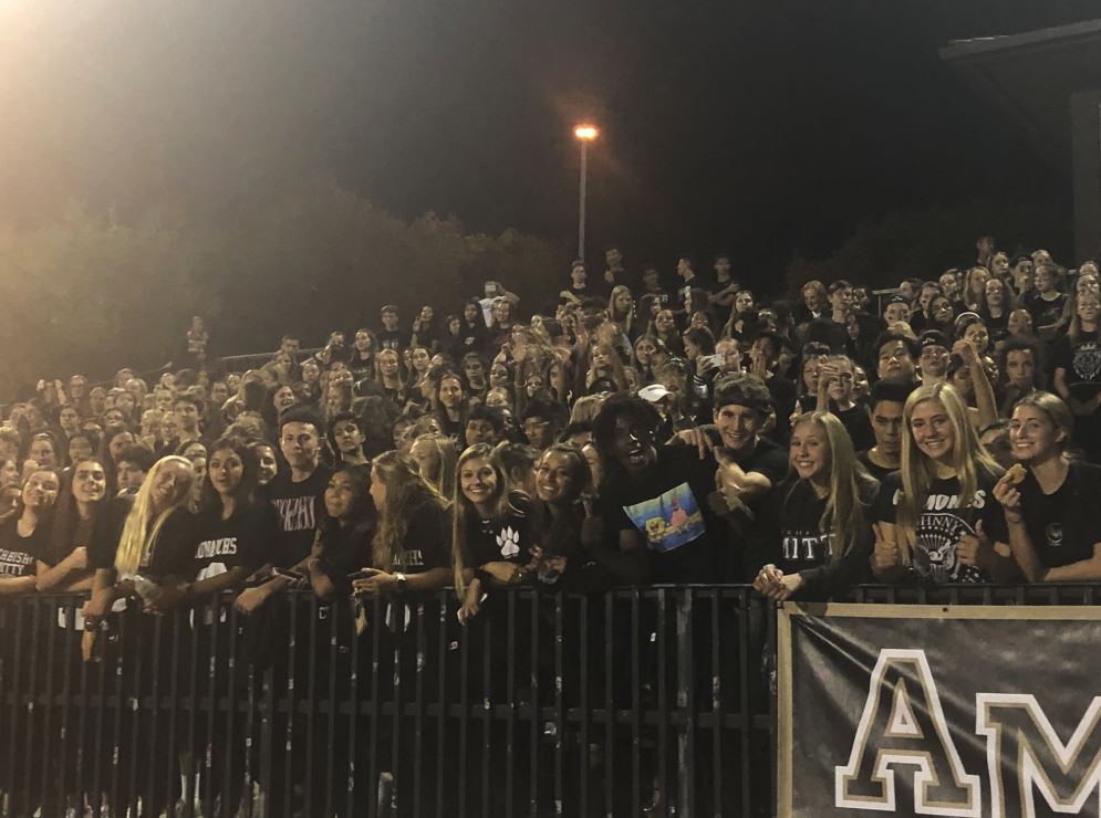 katehelland's tweet image. Great win and great crowd for our home opener!

@AMHSAthletics | #GoMonarchs 💪