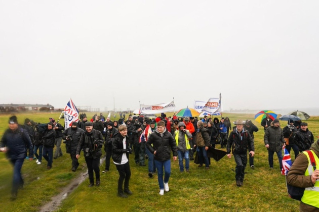 FeeshKeeng's tweet photo. Mark Francois, the funsize lobbyist who single handedly won WW2 in a dream he once had, claims the country will explode without #Brexit.
Here's a reminder of the turnout for the Brexit Betrayal March, the last time they were due to explode.
¯\_(ツ)_/¯
https://t.co/GVwNXt9yVs https://t.co/A5d0Rei67T