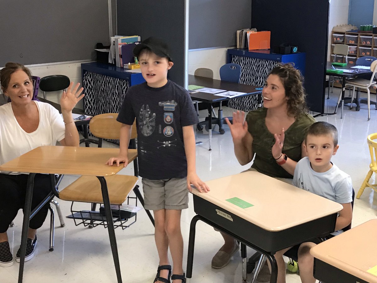 Ms. D’Arienzo’s Seahawks are working hard today. Students love the classrooms new Promethean touch screen TV!