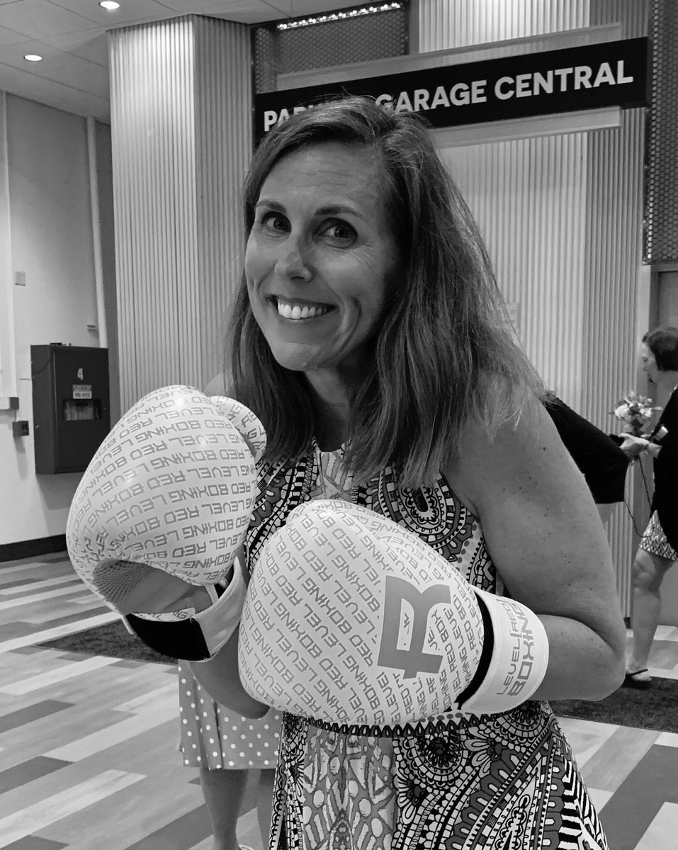 stacy_hurt's tweet photo. I was diagnosed on my birthday with stage IV #coloncancer and given a less than 10% chance of surviving 5 years- today I get to celebrate telling the statistics to screw off 👎🏻🥳 #milestone #survivor #happybirthday #grateful #dontstopbelieving #hope https://t.co/ODgiLcL5IZ