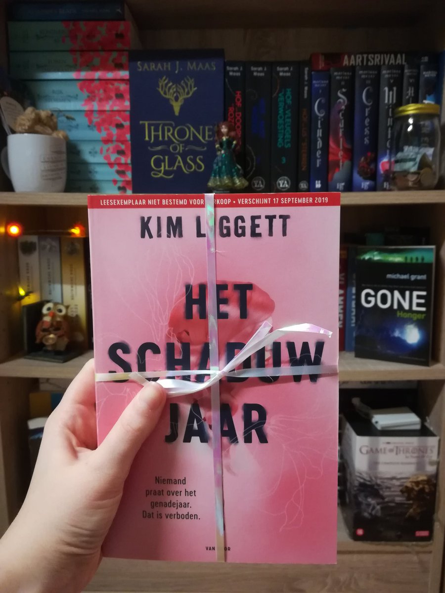 _Lizzy28_'s tweet photo. ARRIVED! Can't wait to read this one! #HetSchaduwJaar #TheGraceYear #BestofYA @BestofYABooks @Kim_Liggett https://t.co/MWT8Pz8gkx