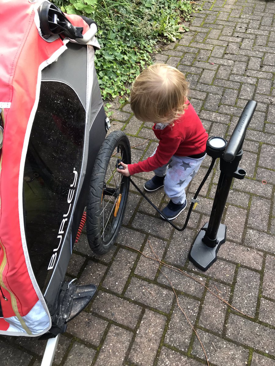 rosanuttall's tweet photo. JT clearly noticed Mummy has been making hard work of the commute the last few days & decided the tyres could do with a top up. He marched into the garage, dragged the pump out & immediately set to work π #minimechanic #cycling #activecommute https://t.co/Nx806hiL9a