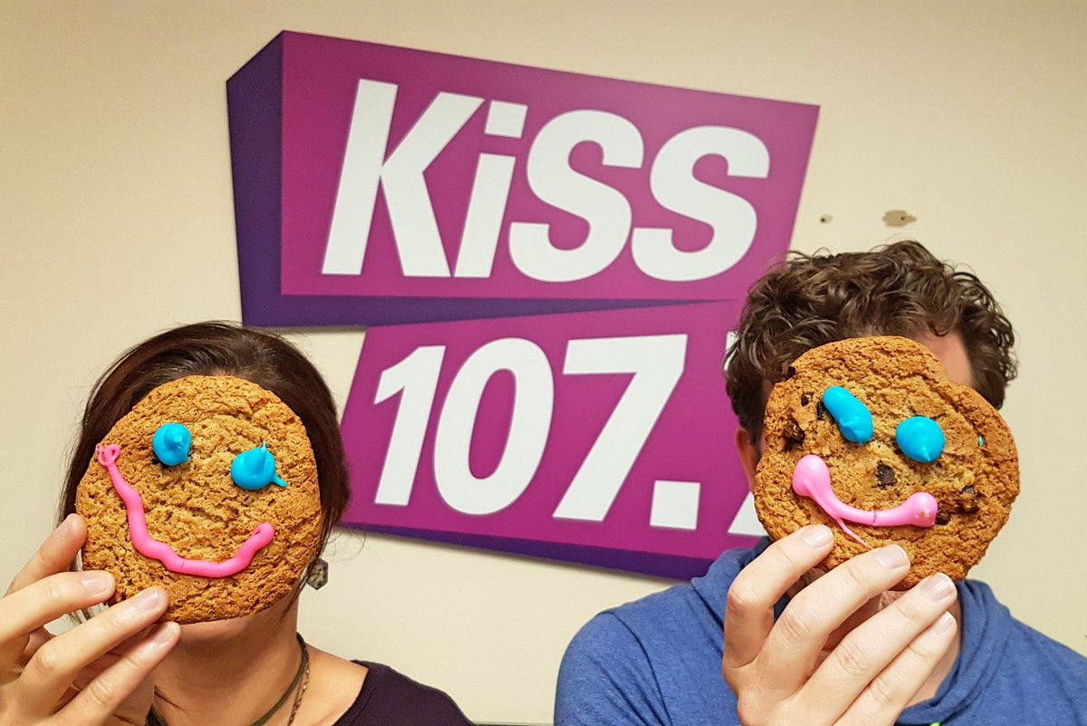 kisslethbridge's tweet image. We're all smiles for #smilecookies ❤ @TimHortons #troyandcara #yql