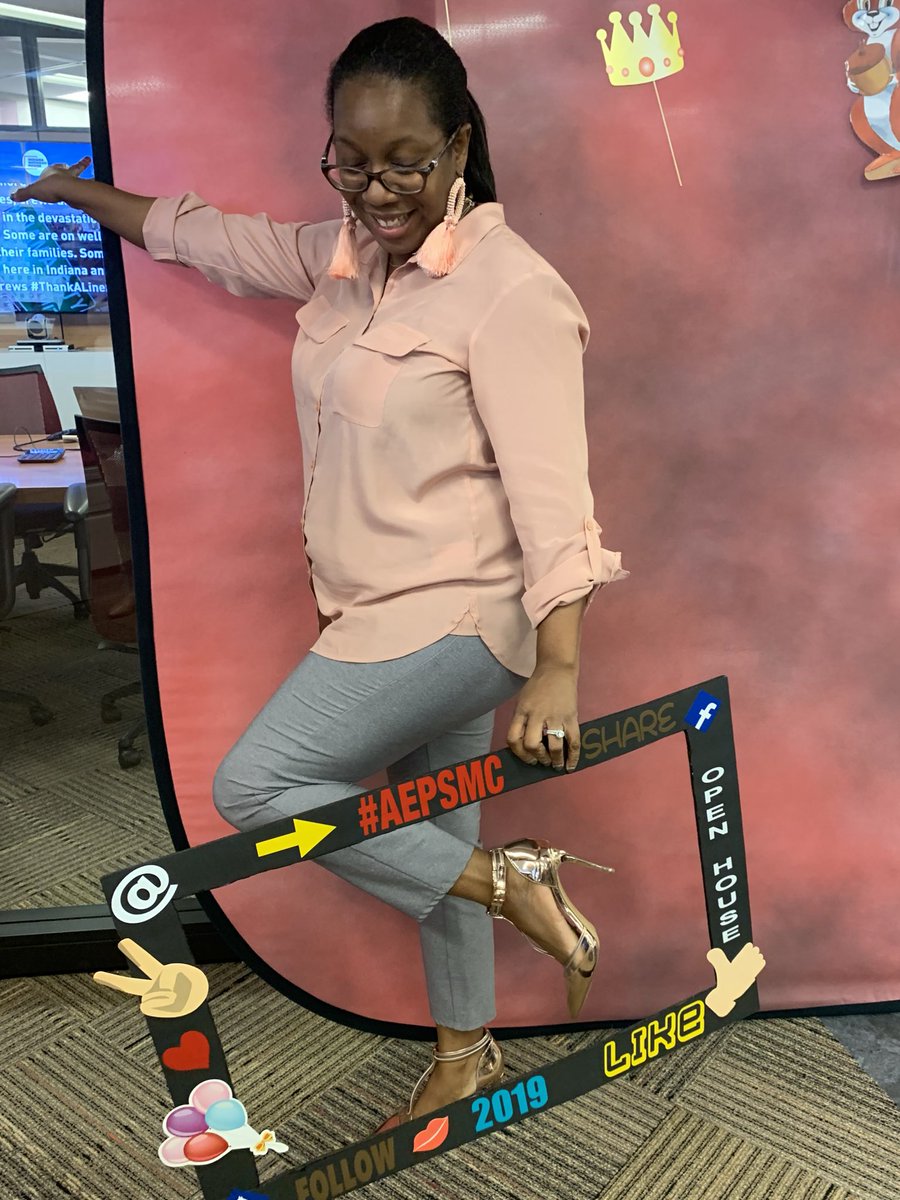 emersoncunning1's tweet photo. Taye's shoes made it to the #aepsmc! 😂😂😂 https://t.co/oUSC9f8ecD
