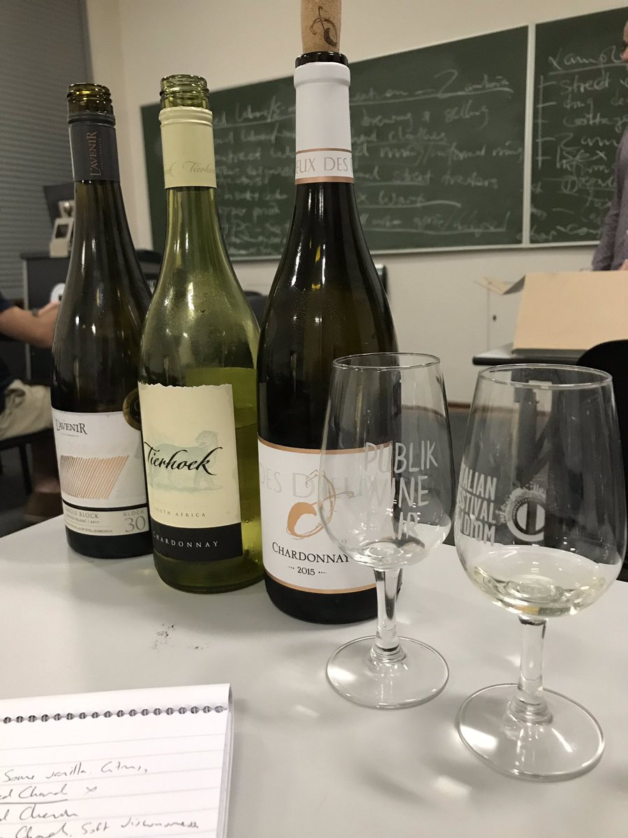 Aaand white wine night! Wooded whites first up from <a href="/LAvenirWines/">L'Avenir Wine Estate</a> <a href="/TierhoekWines/">Tierhoek Wines</a> <a href="/DesDieuxWines/">Domaine des Dieux</a>