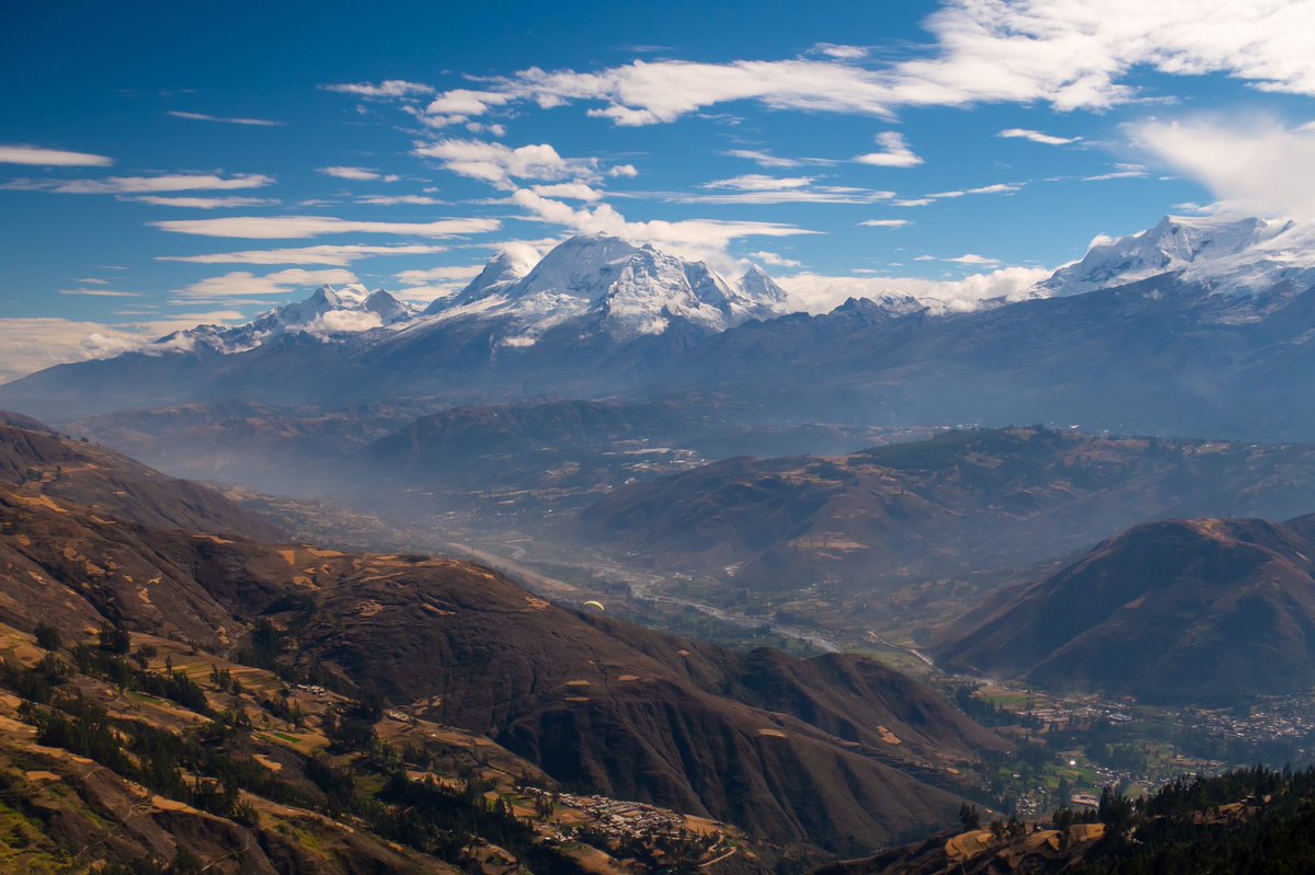 Infodestino's tweet photo. Les juro que lo intenté... intente tomarle foto al parapente pero no podia concentrar mi lente en una sola cosa con esta vista!! ¿Llegan a ver el parapente?
.
.
#travelblogger #viajainteligente #infodestino #FrankTipiani https://t.co/se00SbXCI6