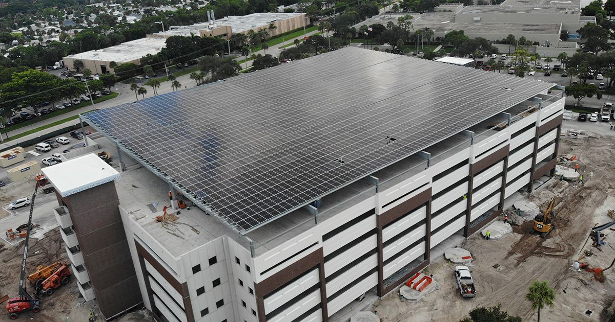 AdvancedRoofFL's tweet image. #TearOffTuesday Check our our #solar #carport installation wrapping up at @JMFamilyEnterprises in #DeerfieldBeach #SouthFlorida #LEED #construction #solarpanels #sustainability #renewablenergy #Toyota #Lexus #NRCANews #FRSA #solarpowerworld