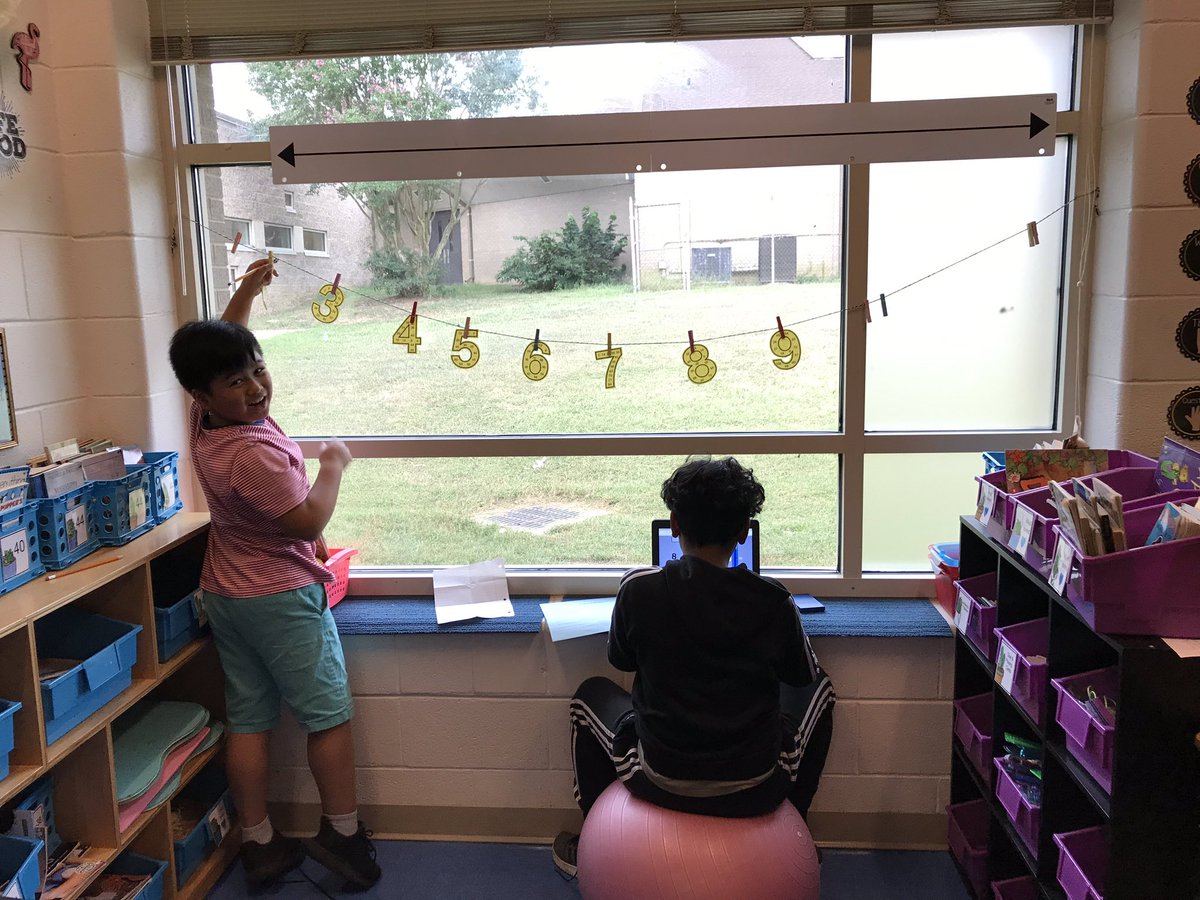 bulldogmathtch's tweet photo. 4th graders enjoying math stations! They are math rockstars! @BellwoodBulldog #oneccps https://t.co/wIQ9gzGYDV