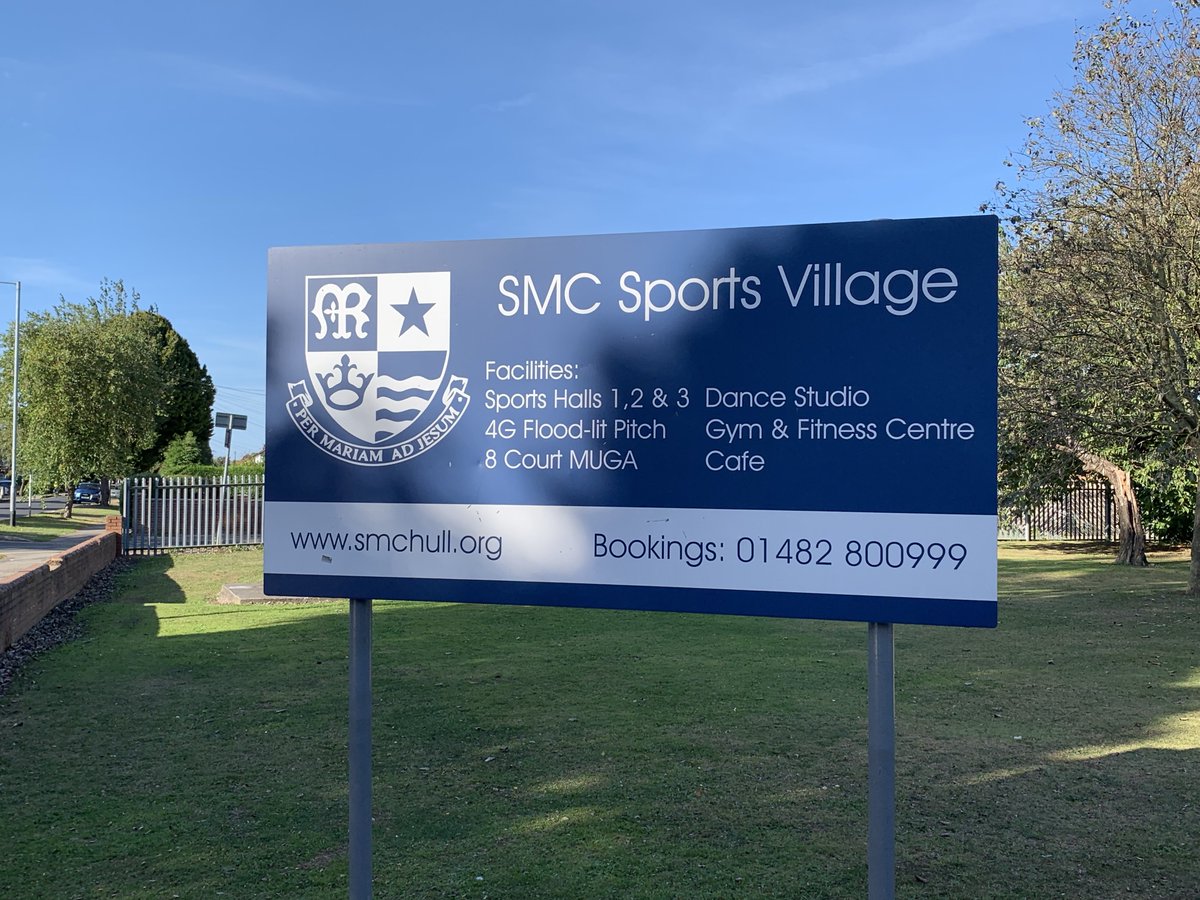 HumberbeatHULL's tweet photo. #universityward - officers attended at @SMCHull as the children were leaving to remind parents not to park on the double yellow lines. This causes an obstruction and impedes the visibility when children are crossing the road. #parksafe #partnershipworking #parkwise 🚗 ❌ https://t.co/lXZl7sFfyi