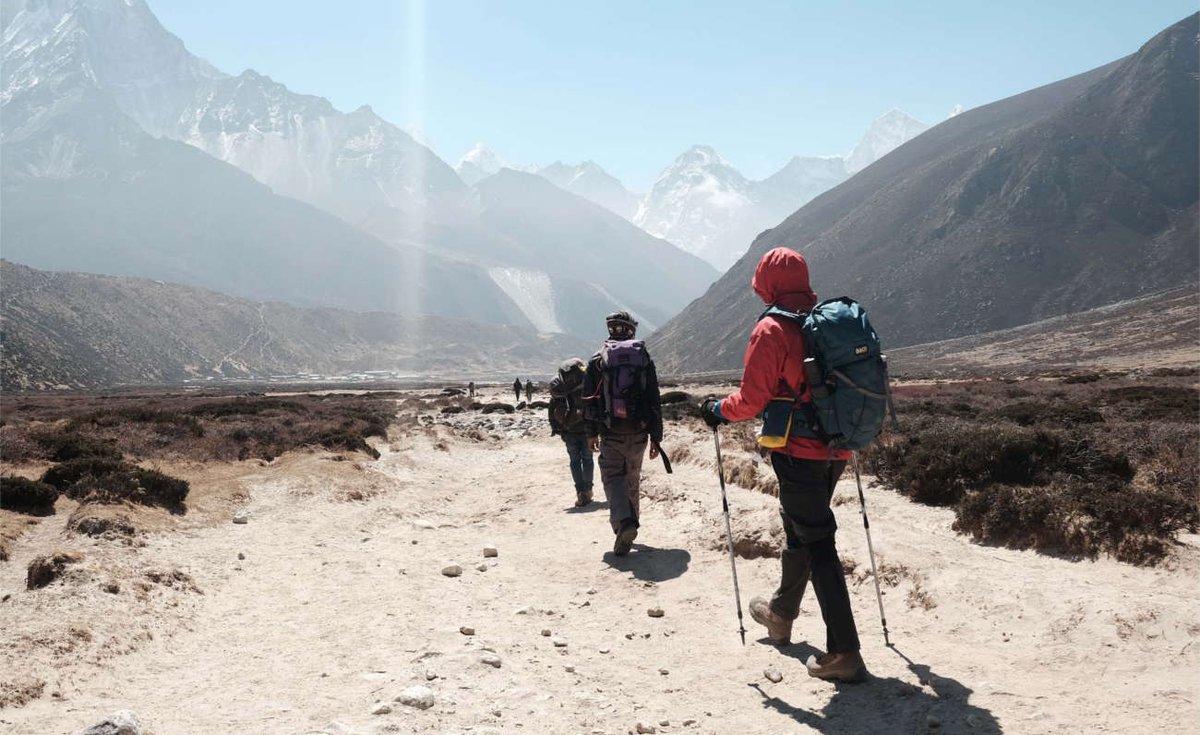 CSmeraldaOff's tweet photo. Trekking nella natura: il kit perfetto.
#abbigliamento #bastonidatrekking #bussola #coltellinomultiuso #CostaSmeralda #kit #mappa #powerbank #primosoccorso #Torcia #trekking https://t.co/dqWCB2T57b https://t.co/7T3UYMBfZJ
