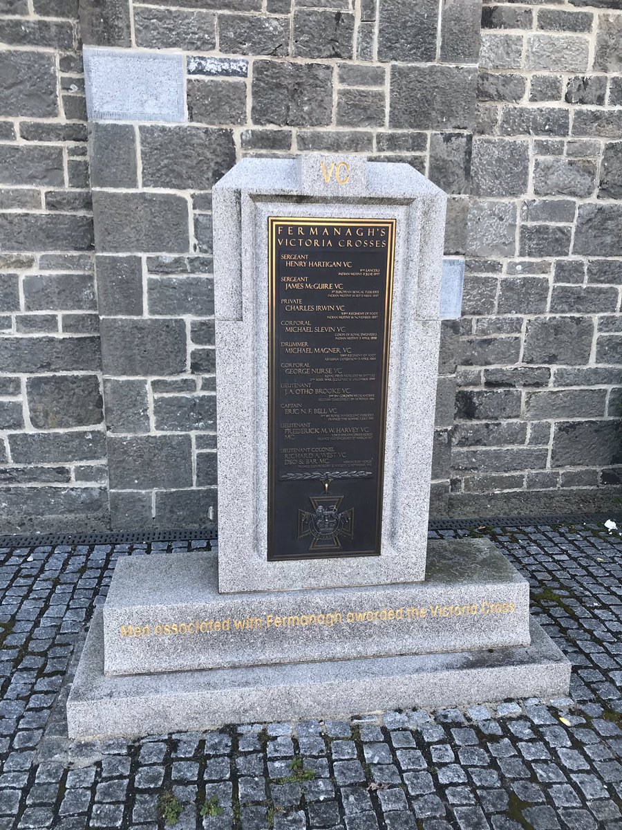 blair_mayne's tweet photo. This evening’s travels via the Island Town #Enniskillen the castle, the fusiliers/ dragoons Boer War memorial and the #Fermanagh county #VC #VictoriaCross memorial #FaughABallagh #LestWeForget https://t.co/VGmtxOCELo