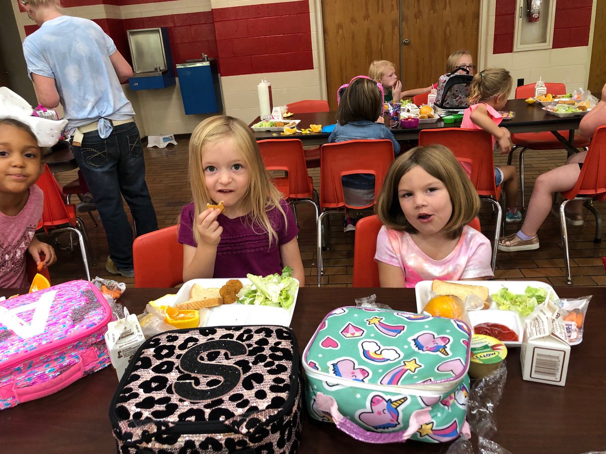 torontocafe1's tweet photo. Lunch For Life. Yea. Packers participating in the school lunch program https://t.co/y9vGlCtk24