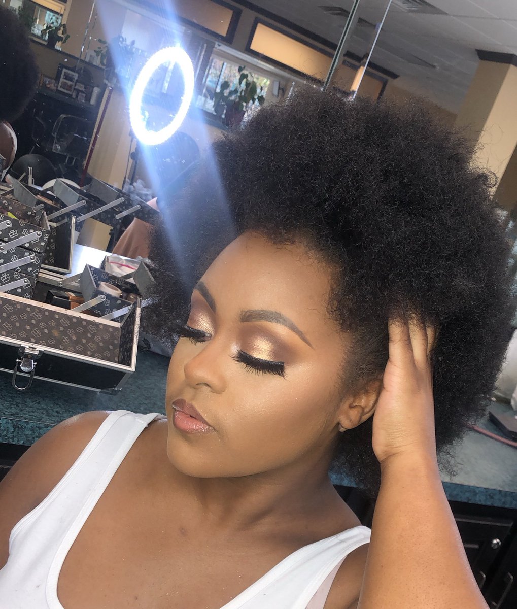 sydbaebe's tweet image. Do what you love, love what you do. #nofilter on this natural beat 😻 #bookthelook #shsumua #makeupartist #wakeupandmakeup #makeuptwitter #makeupaddict #makeupforwoc