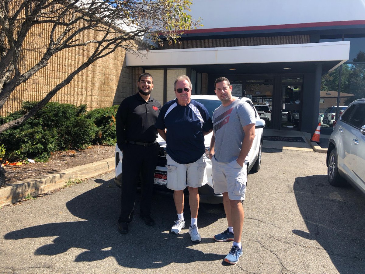Our newest customer, Thomas Hazen, and his new 2019 RAV4 LE with the help of Alan Liriano! Congraulations, Mr. Hazen!

.
.

#PaulMiller #PaulMillerDifference #PaulMillerFamily #PaulMillerToyota #RAV4 #tradein #newtoyota #newcar #westcaldwell #njcars