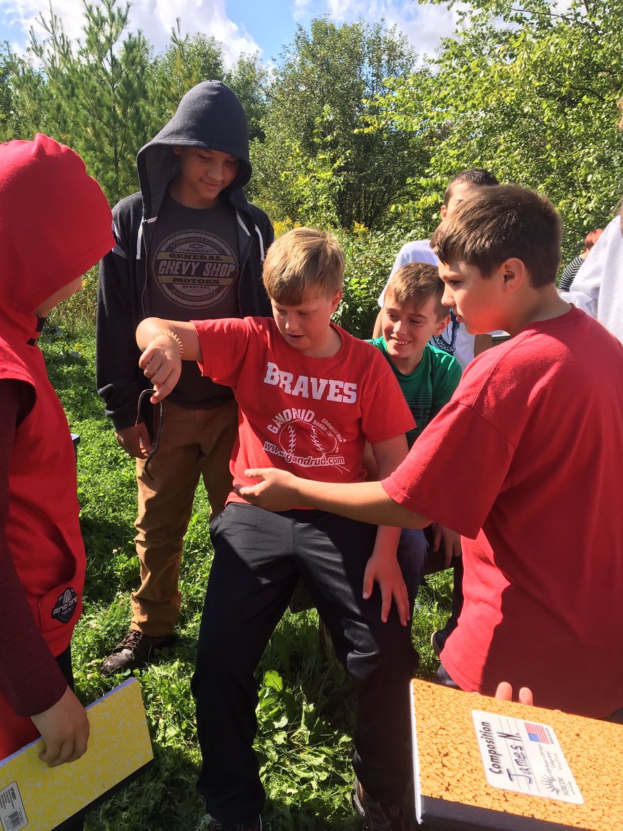 FieldCorps's tweet photo. Students at Denmark Community School had a great day out in the field discovering amazing creatures and working on their nature journals! @Denmark_DCS #outdoorclassroom #WIEnviroEd #ConnectEE https://t.co/u8nzntRefh
