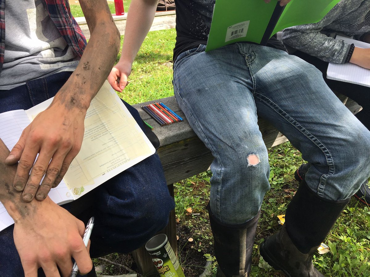 FieldCorps's tweet photo. Students at Denmark Community School had a great day out in the field discovering amazing creatures and working on their nature journals! @Denmark_DCS #outdoorclassroom #WIEnviroEd #ConnectEE https://t.co/u8nzntRefh