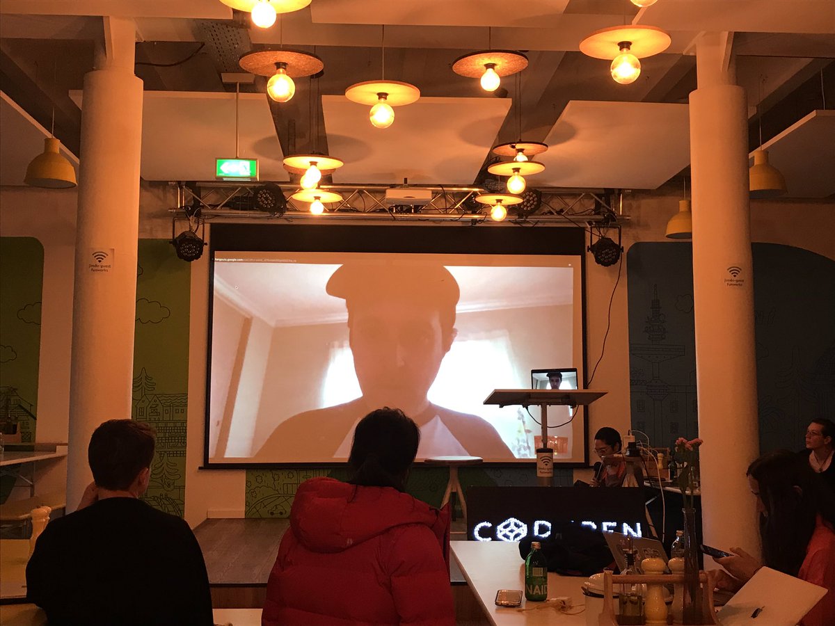 Introduction to #generativeart <a href="/CodePenHamburg/">CodePenHamburg</a> &amp; live interview with <a href="/cobra_winfrey/">@cobrawinfrey.bsky.social</a> from the US <a href="/jimdo/">Jimdo</a>